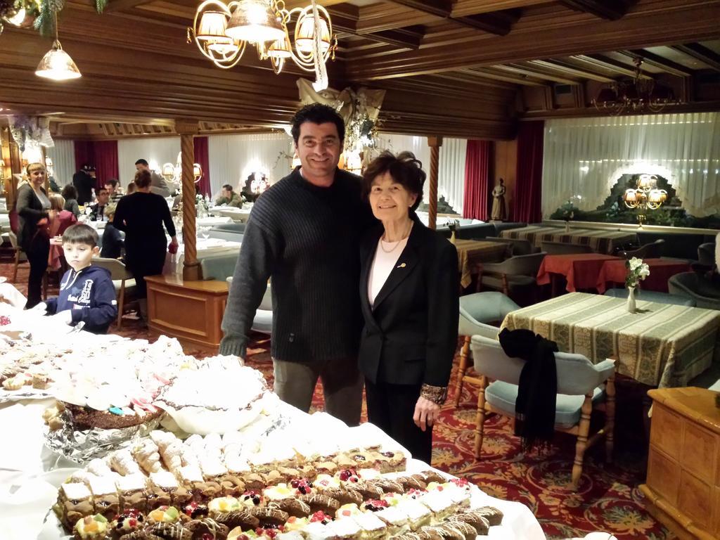 Alpen Hotel Corona Vigo di Fassa Bagian luar foto