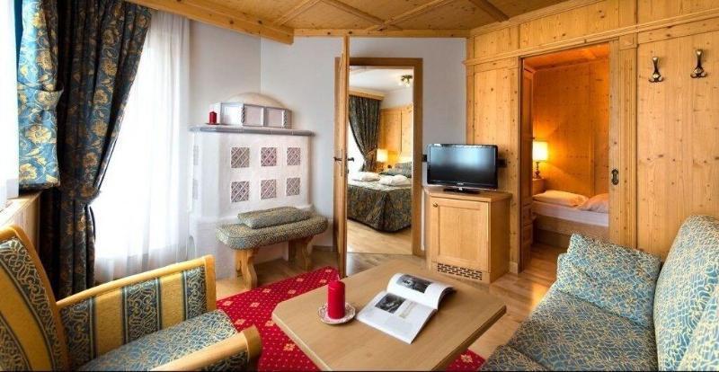 Alpen Hotel Corona Vigo di Fassa Bagian luar foto