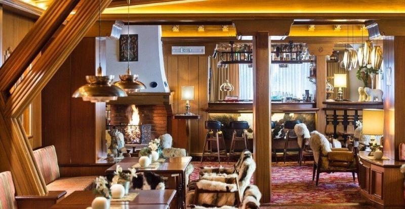 Alpen Hotel Corona Vigo di Fassa Bagian luar foto