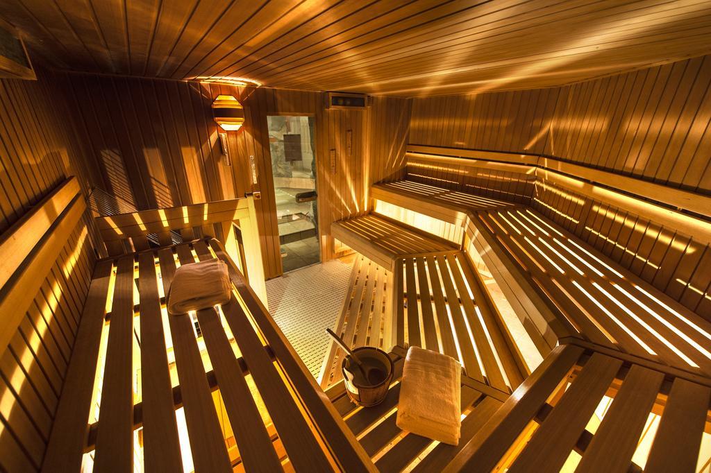 Alpen Hotel Corona Vigo di Fassa Bagian luar foto