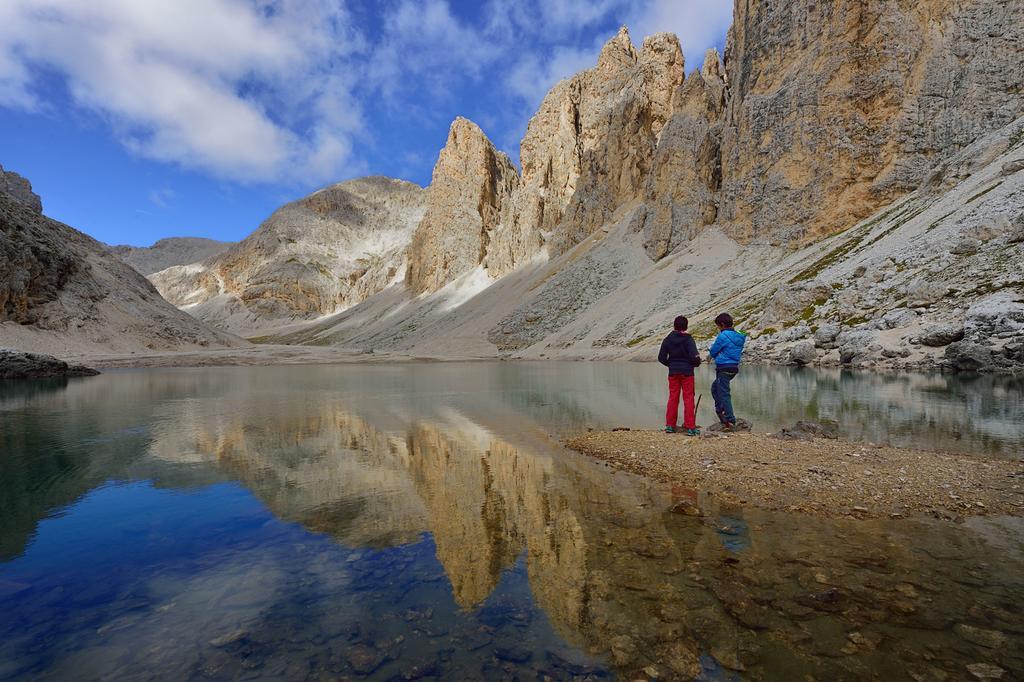 Alpen Hotel Corona Vigo di Fassa Bagian luar foto