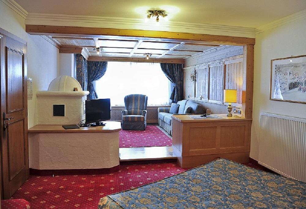 Alpen Hotel Corona Vigo di Fassa Bagian luar foto